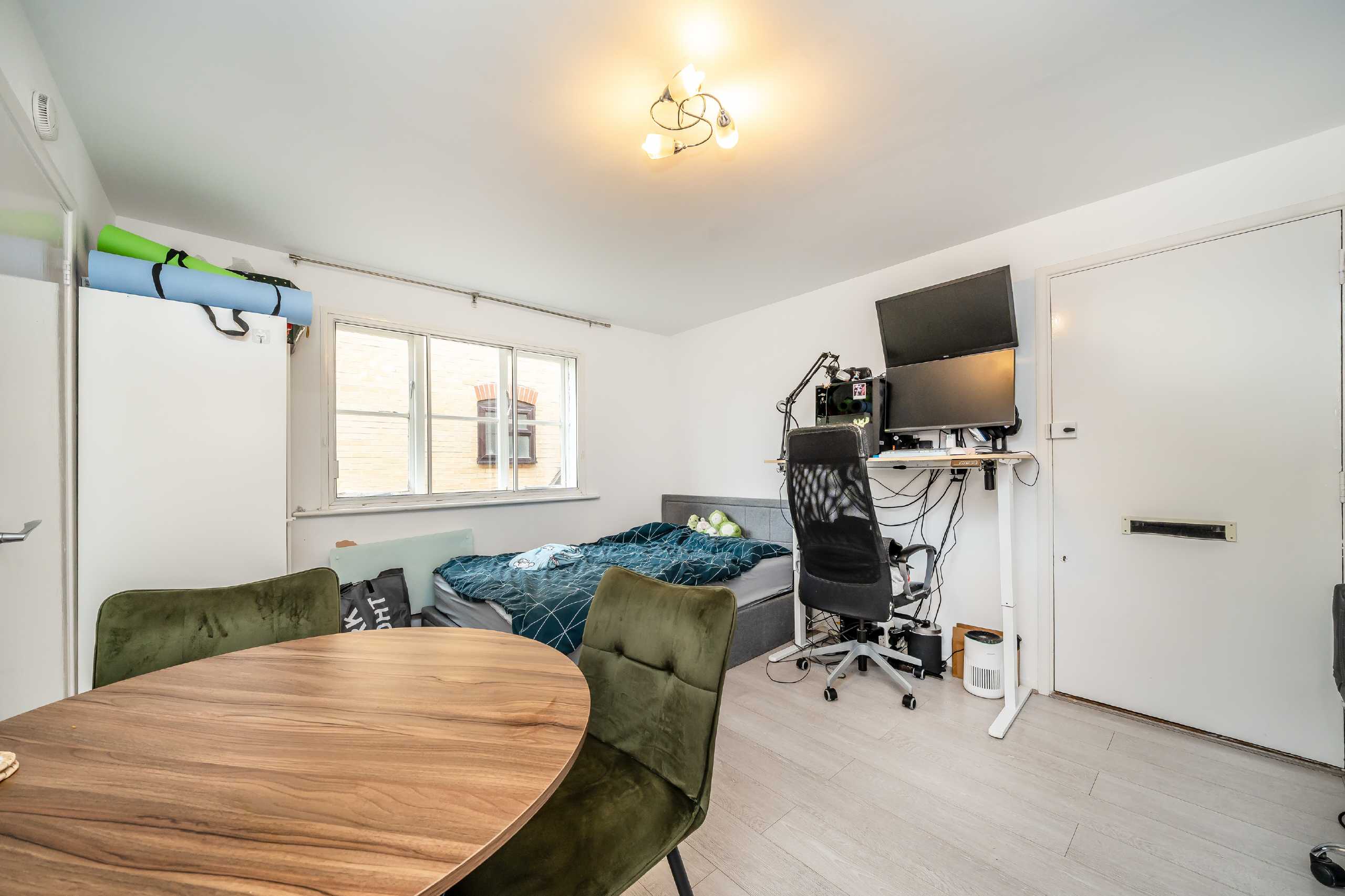 Flat Kilberry Close in London