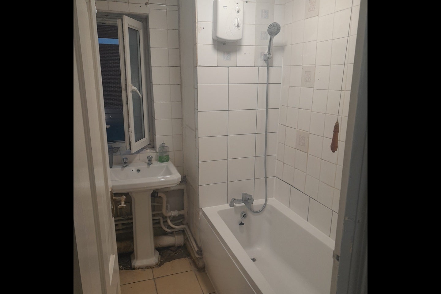 Room Winchelsea Road in Greater London