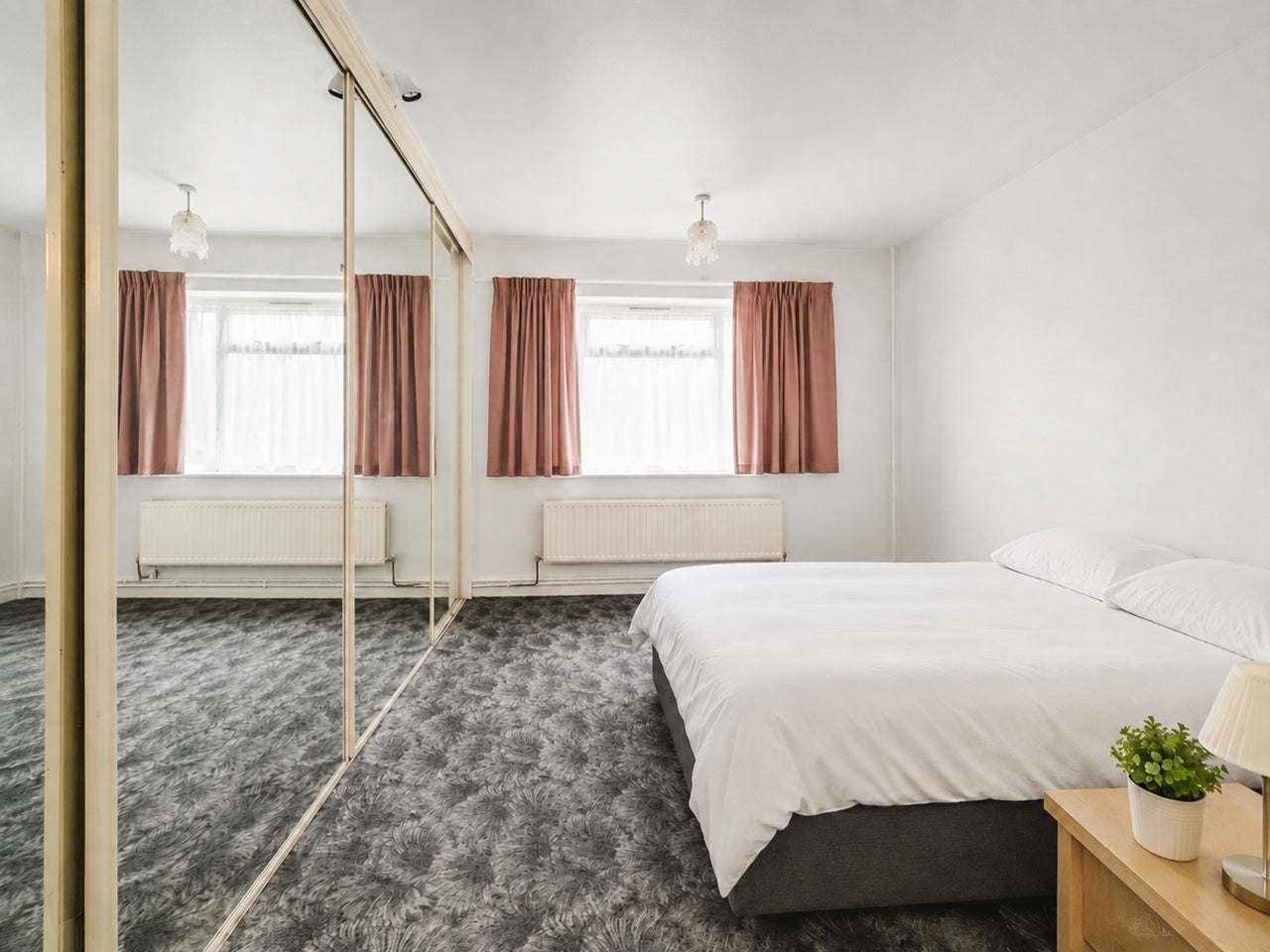 Flat Moffat Court in Greater London
