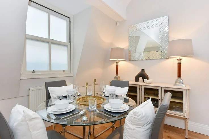 House Stanhope Mews West in Greater London