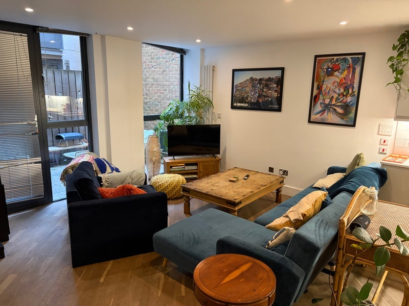 Room Tyssen Street in Greater London