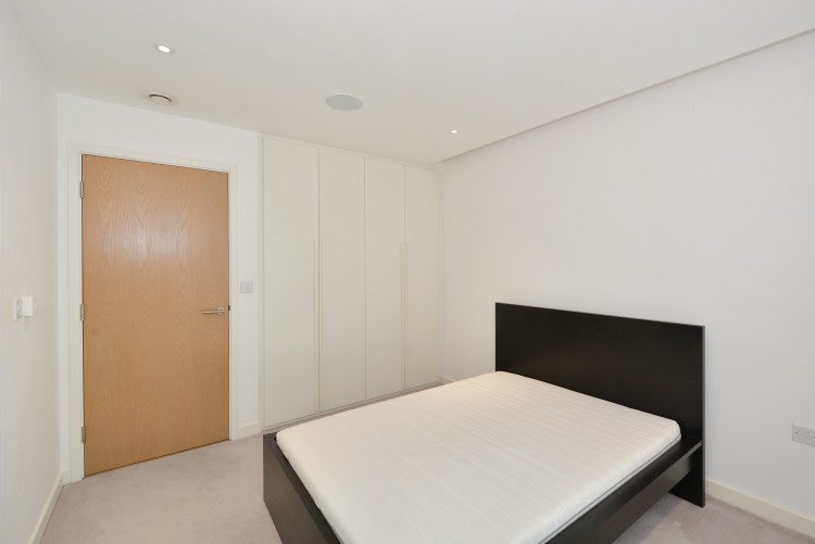 Flat Devan Grove in Greater London