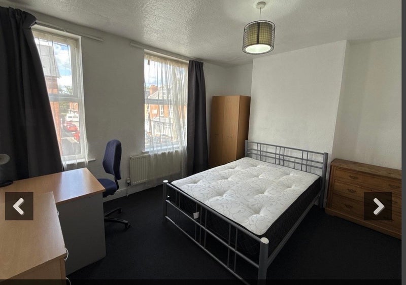 Room Leslie Road in Birmingham