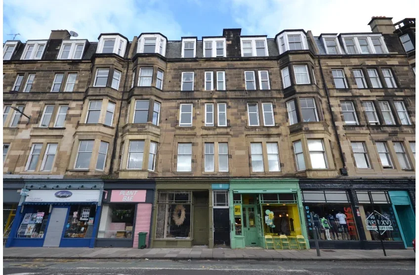 Flat Haymarket Terrace in City of Edinburgh