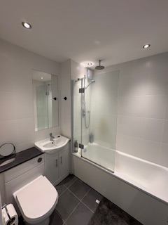 Room May's Hill Road in Greater London