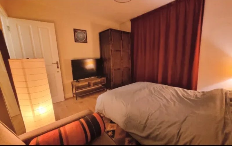 Room Sedan Way in Greater London