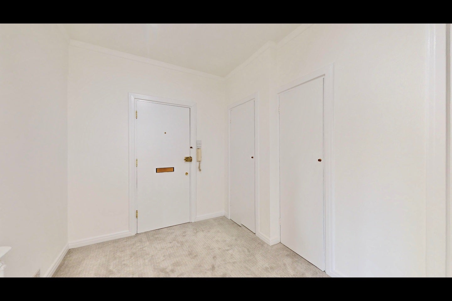Flat Finchley Road in Greater London