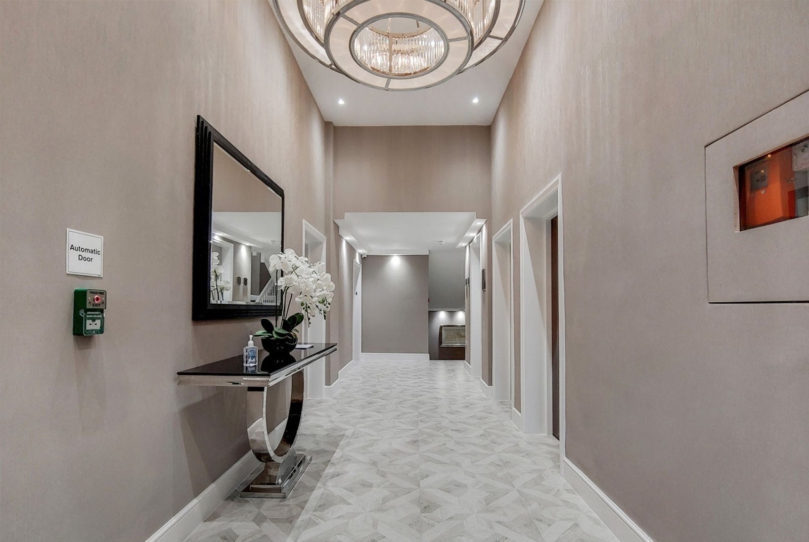 Flat Fitzjohn's Avenue in Greater London