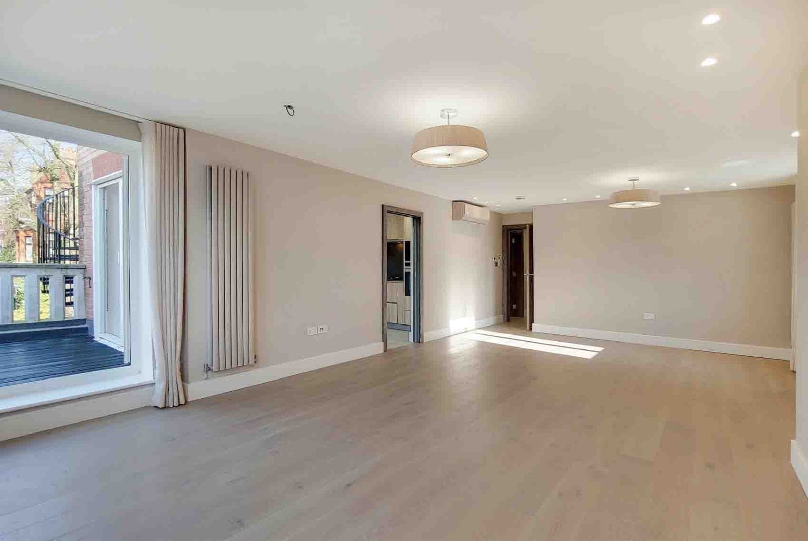 Flat Fitzjohn's Avenue in Greater London