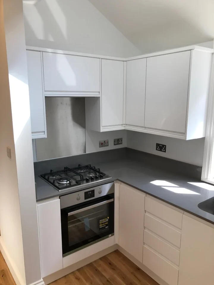 Flat Colonnade in Greater London