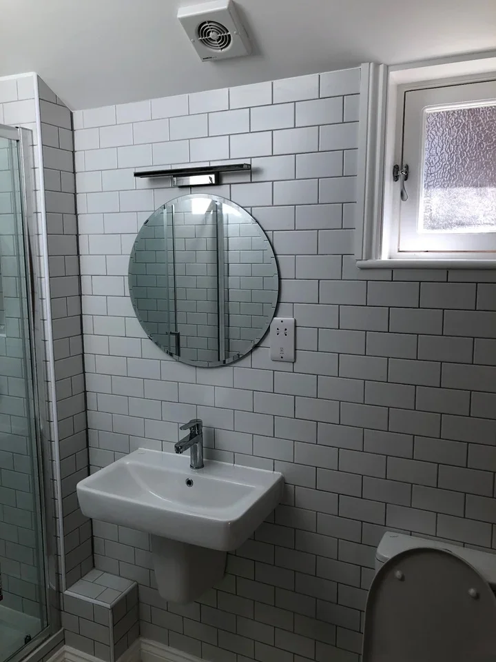 Flat Colonnade in Greater London