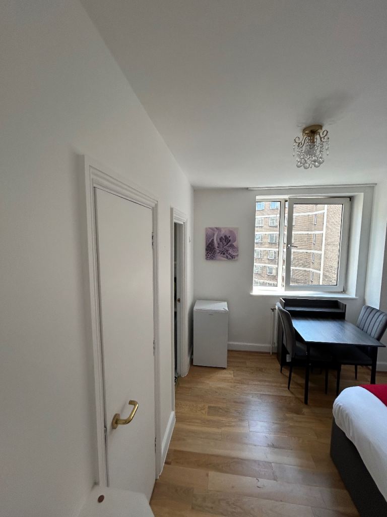 Flat Lucan Place in Greater London