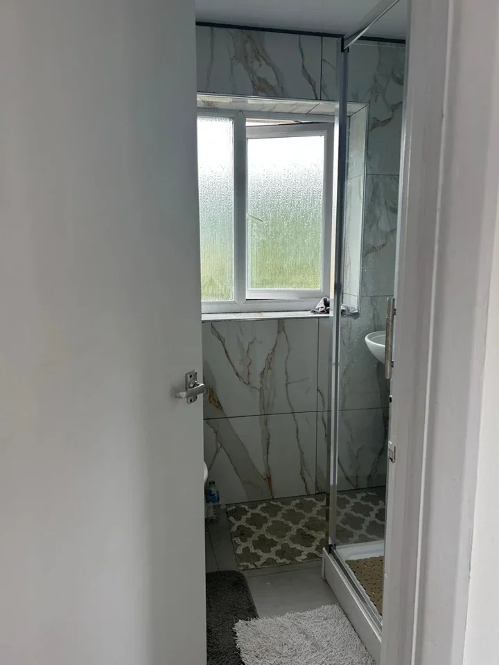 Room Deangarden Rise in High Wycombe Community Board