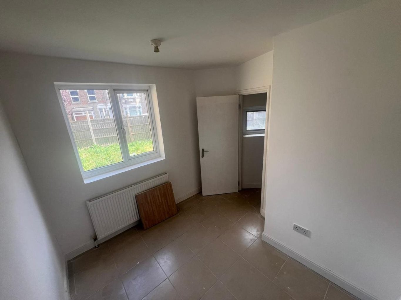 Flat Chiswick Road in Greater London