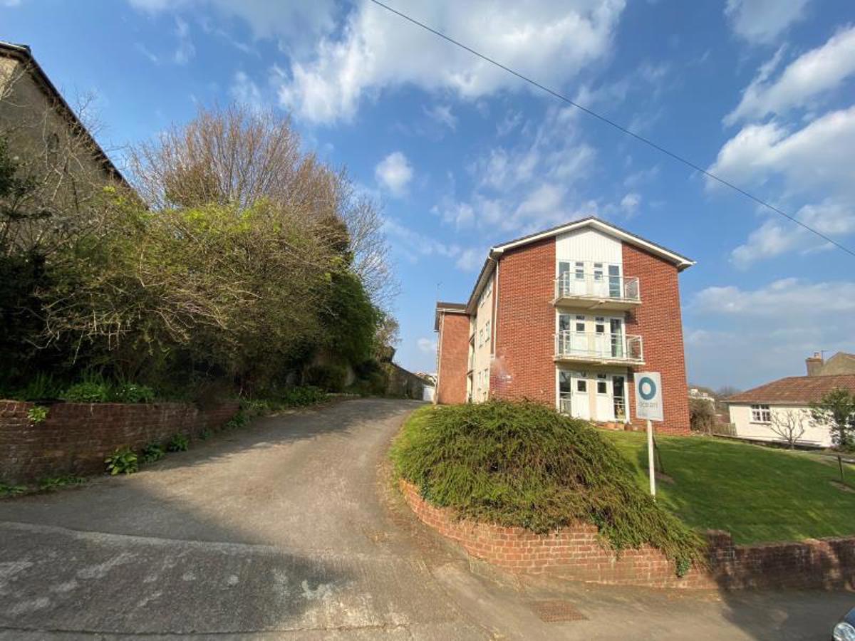 Flat Elm Lane in Bristol