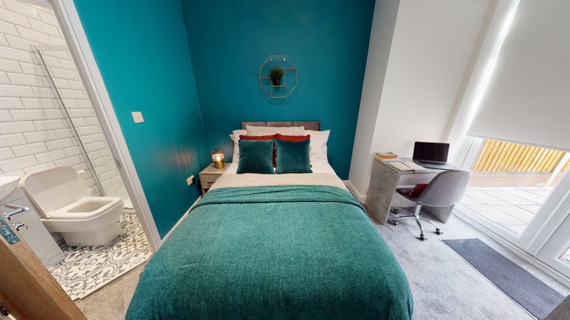 Room Merlin Road in Greater London