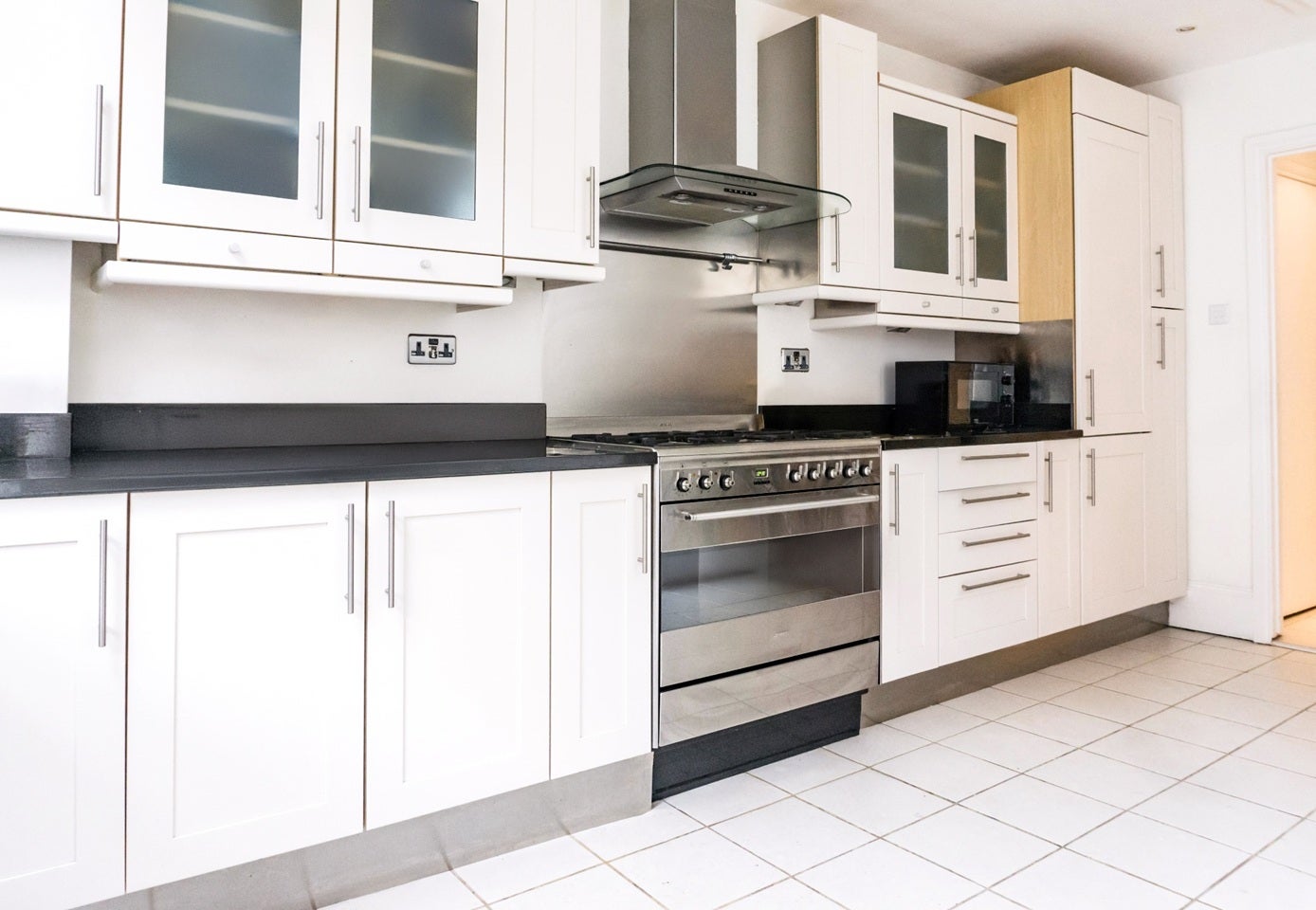 Room Brookville Road in Greater London