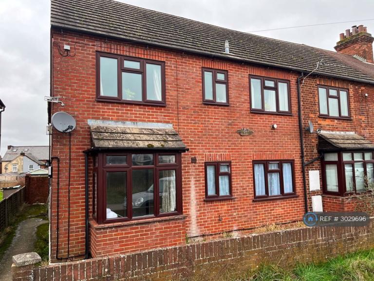 Flat Gordon Road in Newbury