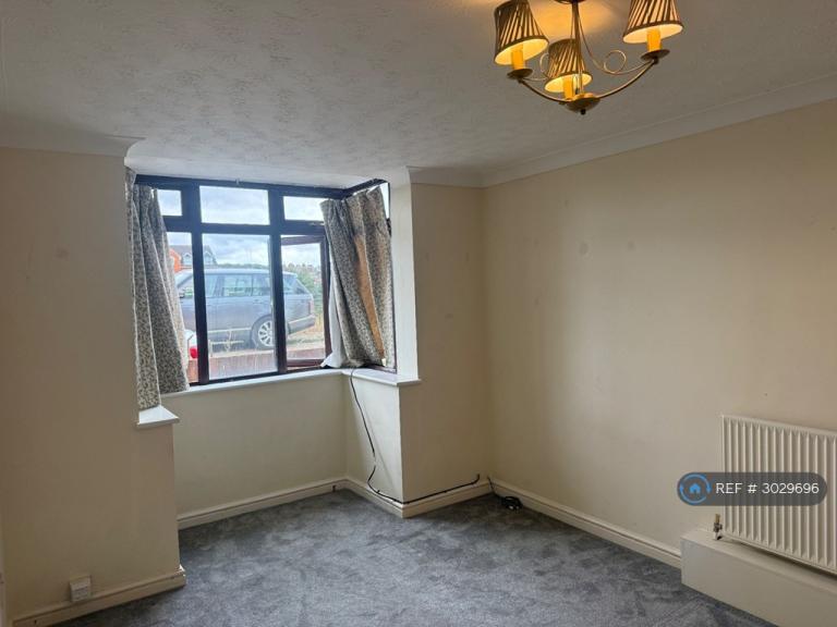 Flat Gordon Road in Newbury