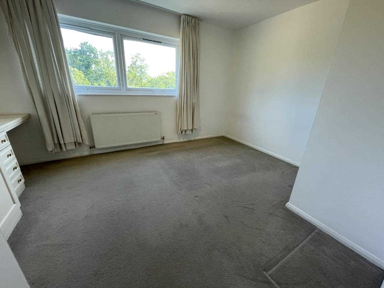 Flat September Way in Greater London
