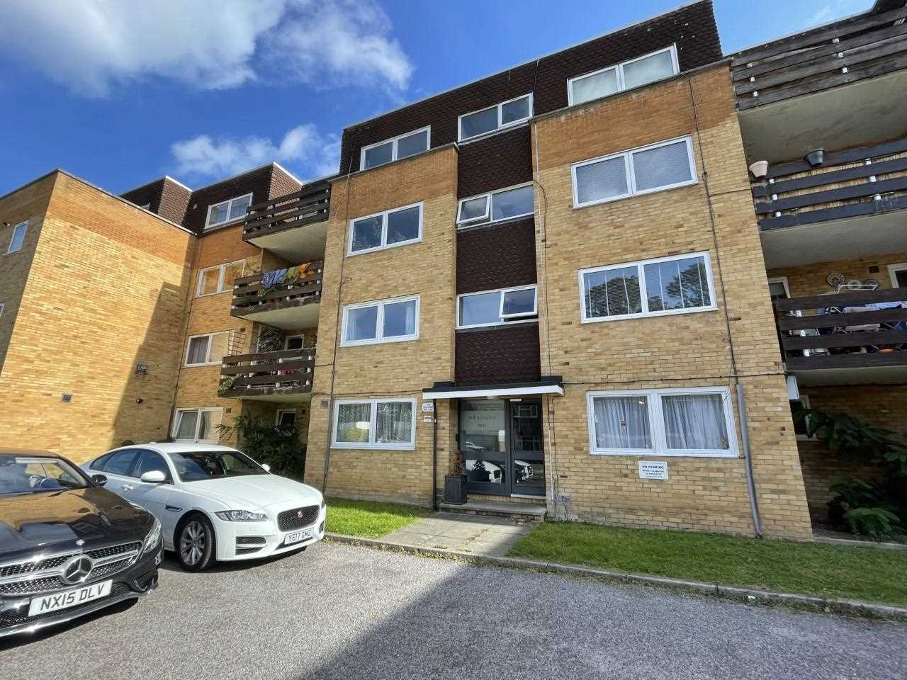 Flat September Way in Greater London