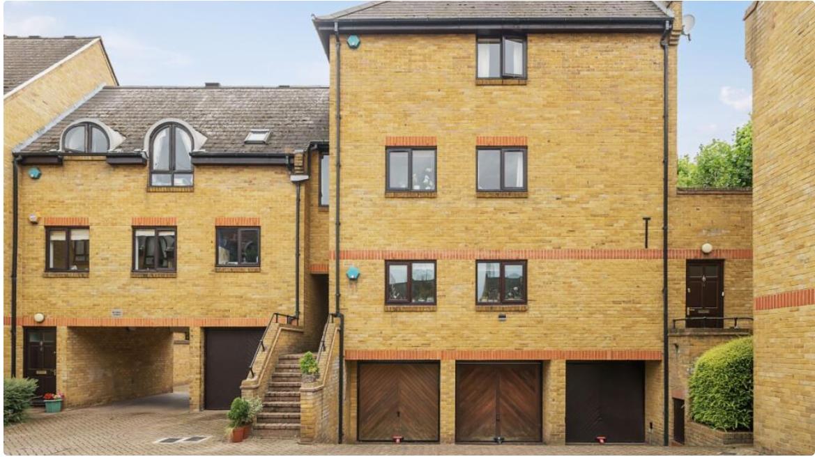 House Welland Mews in Greater London
