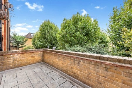 House Welland Mews in Greater London