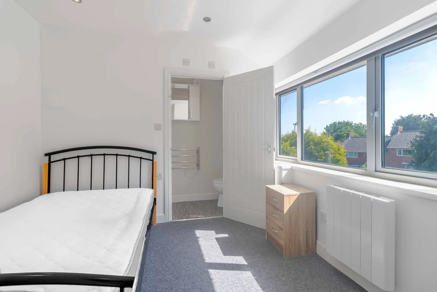 Room Jesson Road in Birmingham
