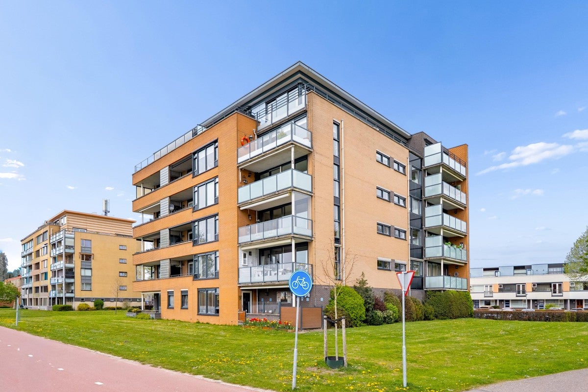 Appartement Fellinilaan 498 in Almere