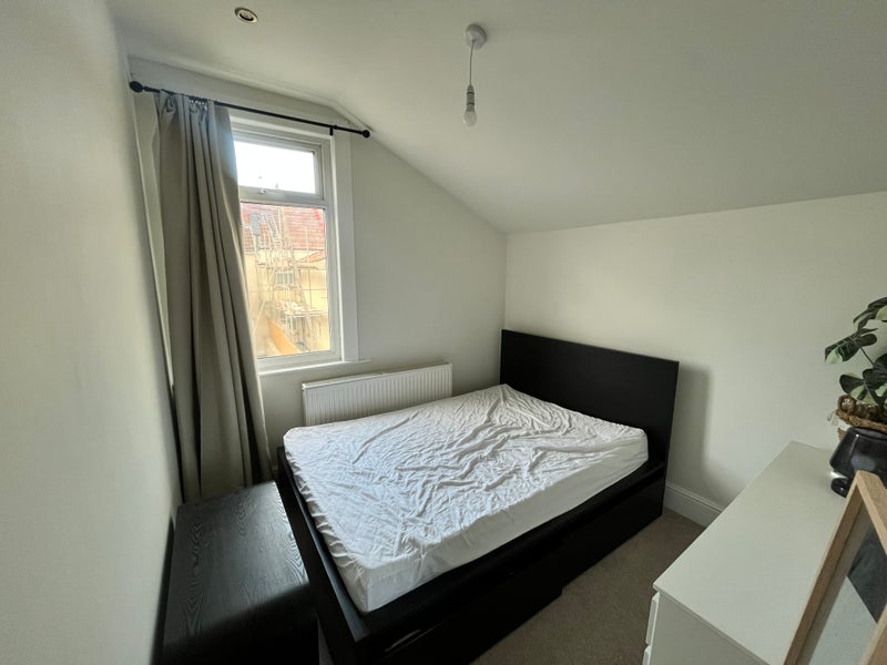 Room Ramsey Road in Bristol
