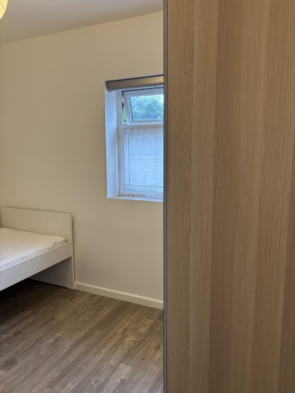 Room Martin Way in Greater London