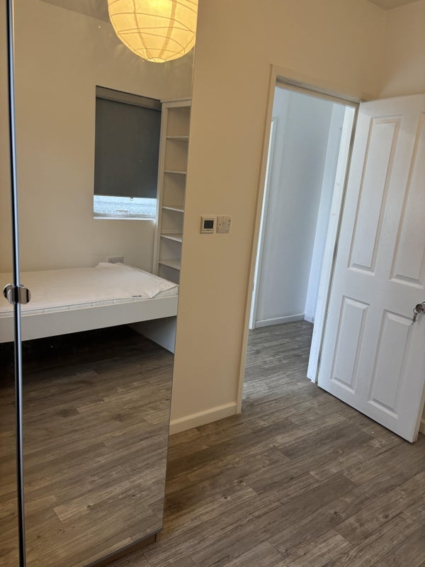 Room Martin Way in Greater London