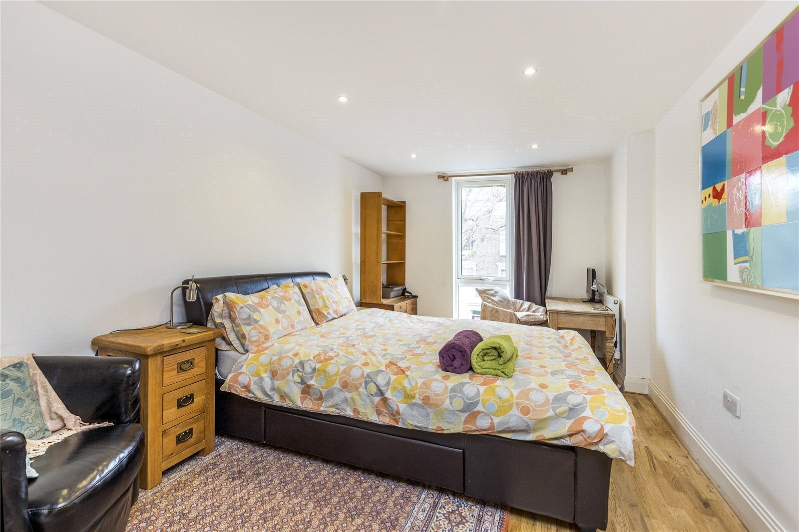 Flat Grange Road in Greater London