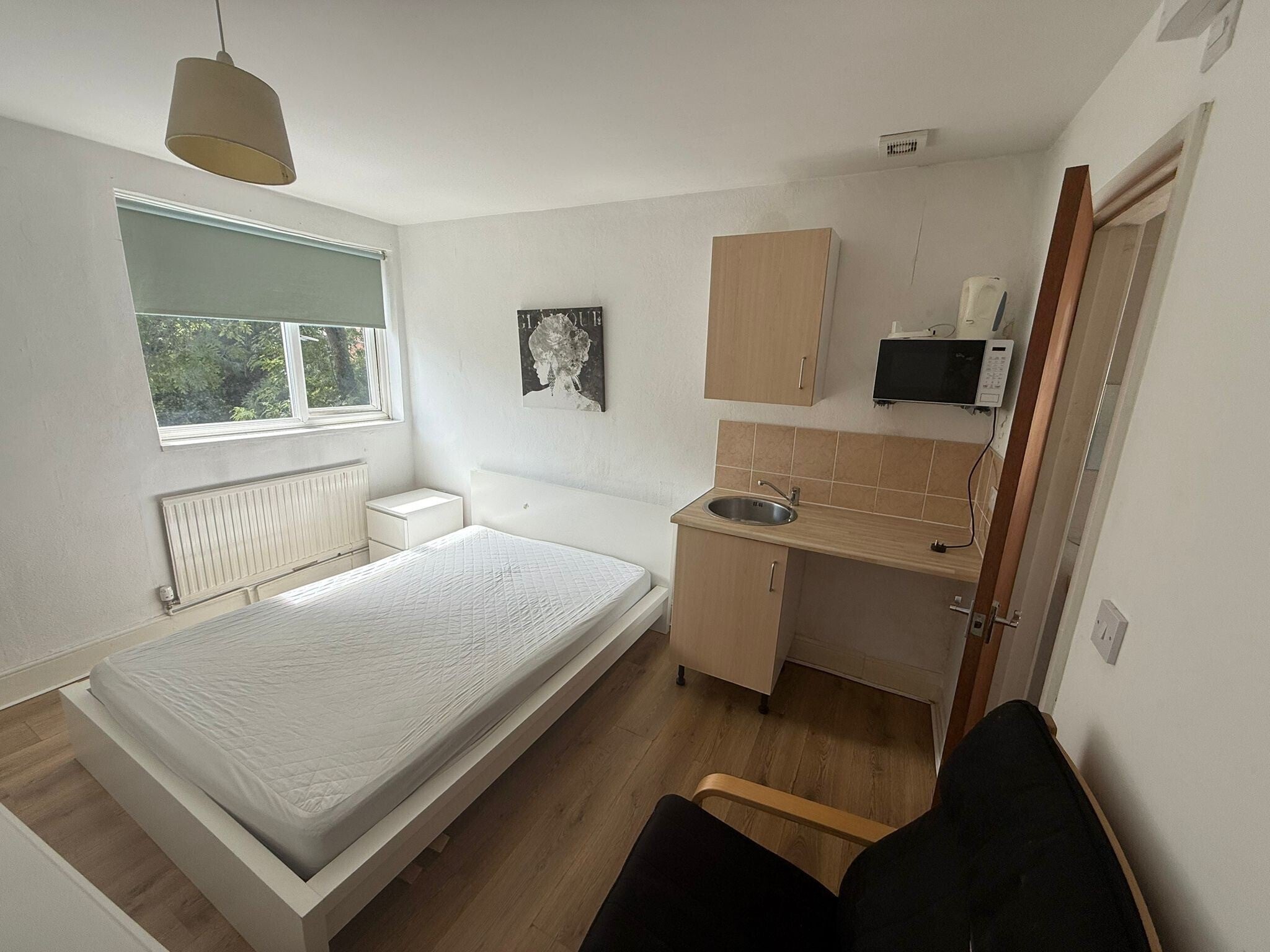 Room Wheelwright Road in Birmingham