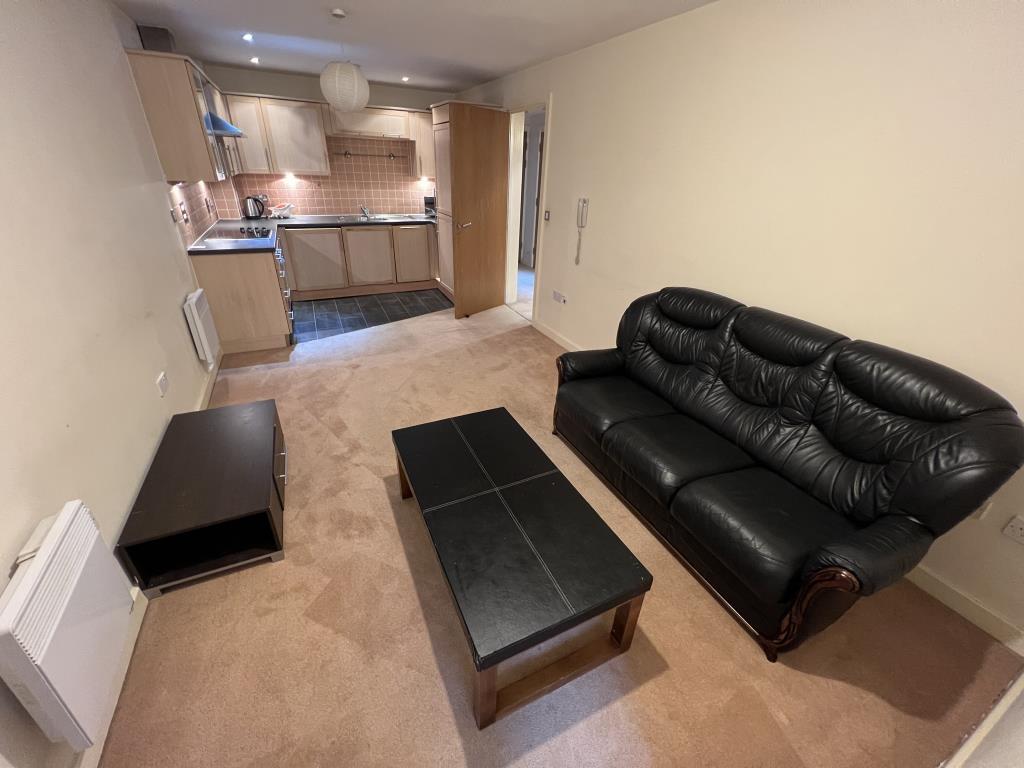 Flat Pipkin Court in Coventry