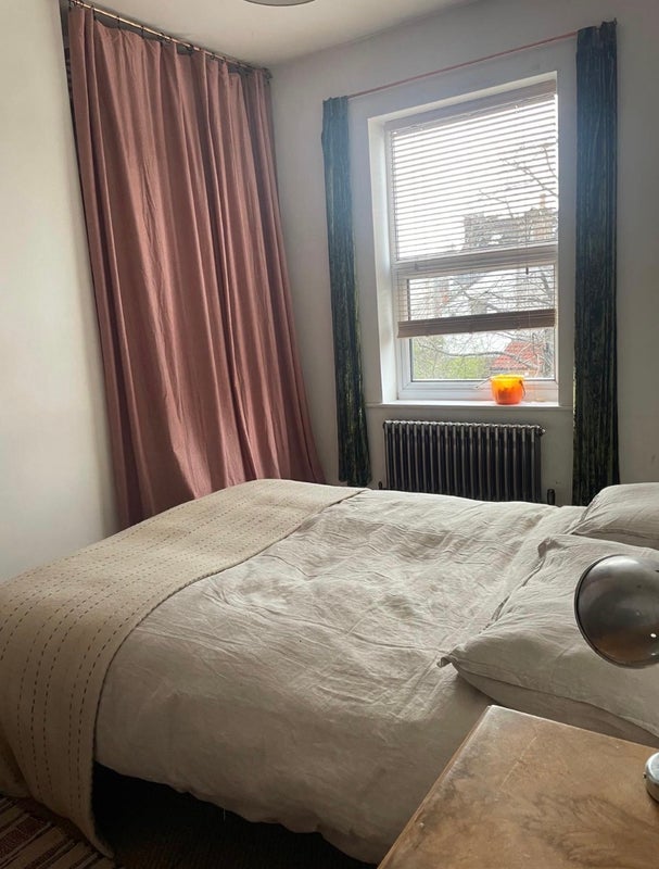 Room Essery Road in Bristol