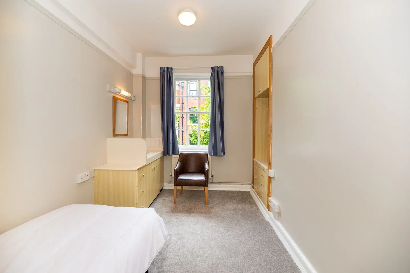 Room Foley Street in City of Westminster