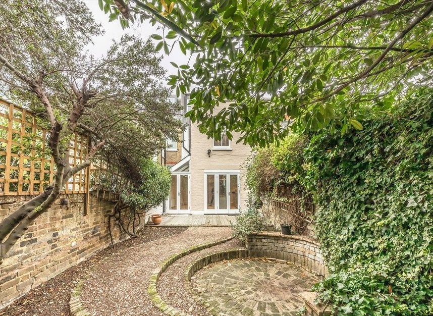 House Hartismere Road in Greater London