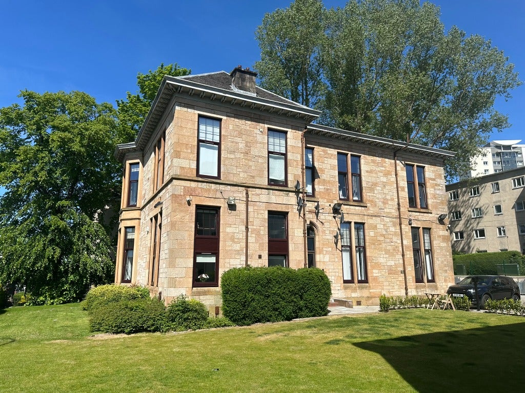 Flat Berryknowes Road in Glasgow
