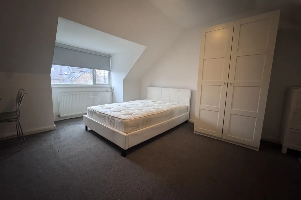 Flat Canterbury Road in Watford