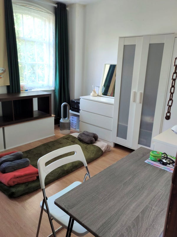 Flat New Broadway in Greater London