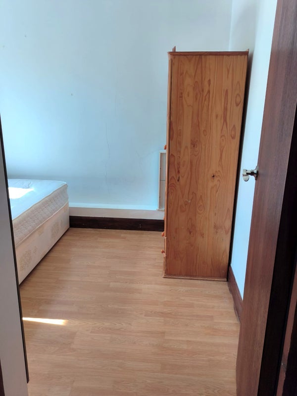 Flat New Broadway in Greater London