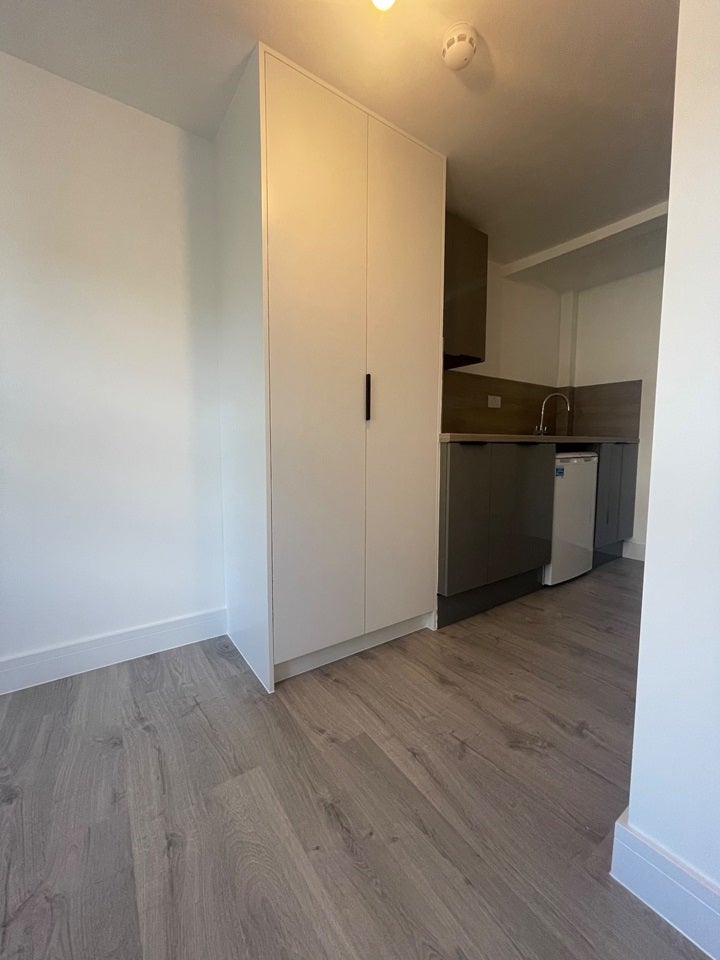 Flat Lordship Lane in Greater London