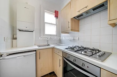Flat Kings Hall Road in Greater London