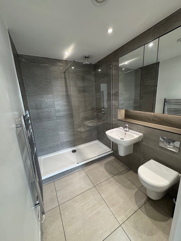 Room Waterview Lane in Salford