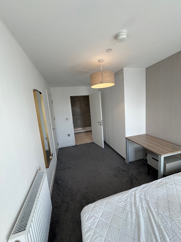 Room Waterview Lane in Salford