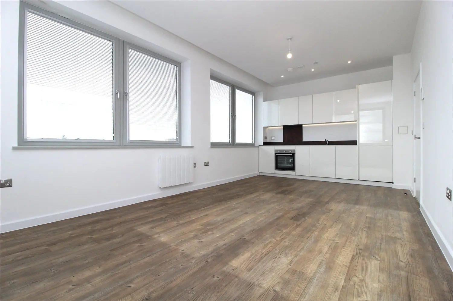 Flat Clive Road in Brentwood