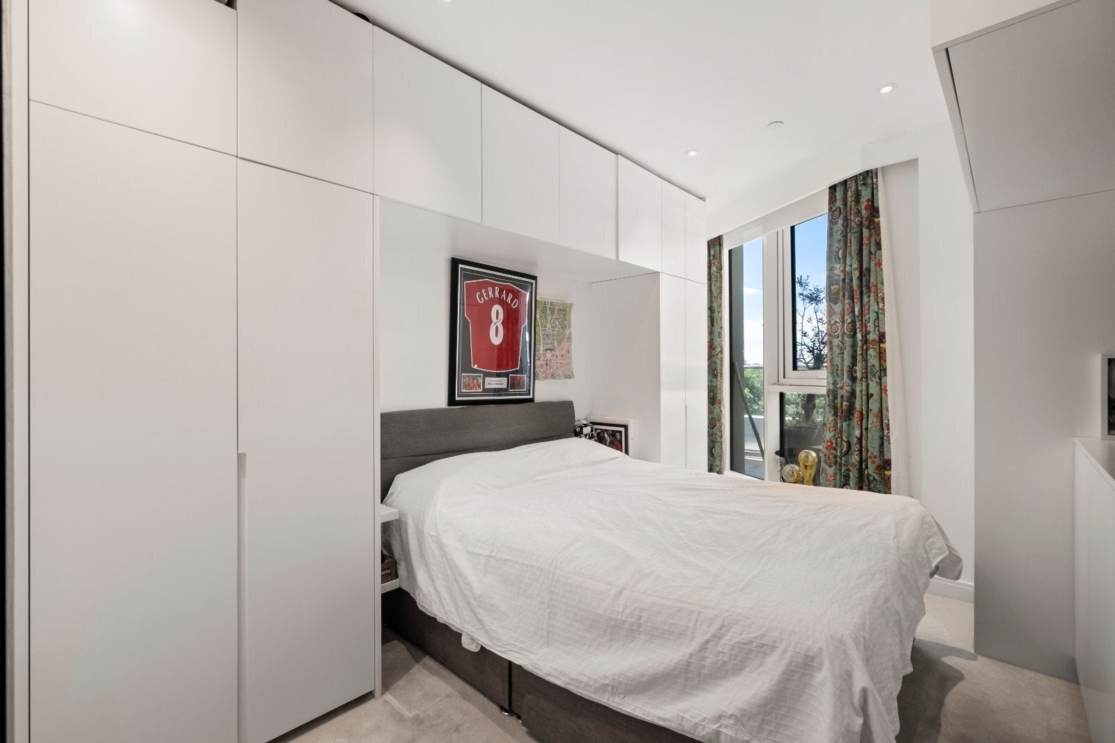 Flat Queenstown Road in Greater London