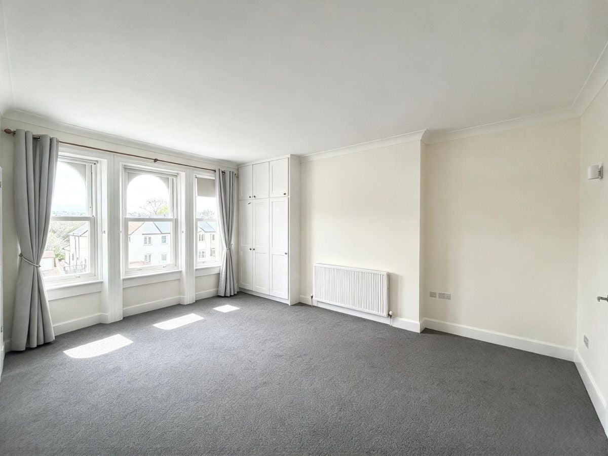 Flat London Road in Brentwood