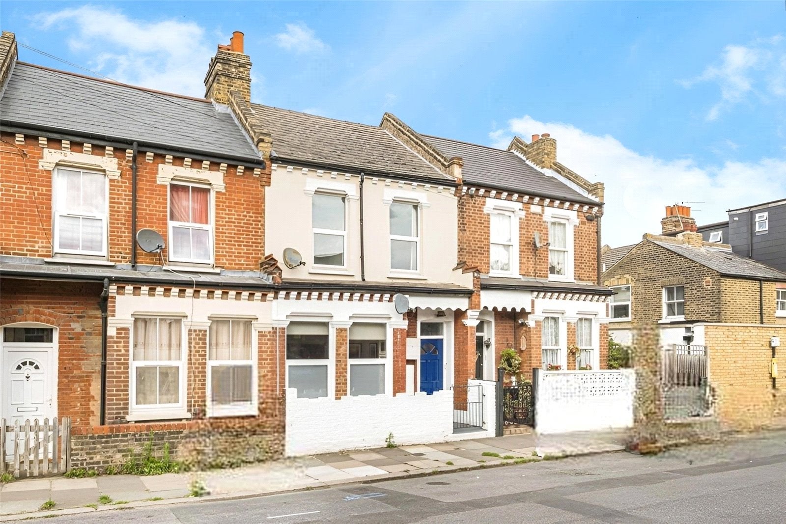 Flat Mauleverer Road in Greater London